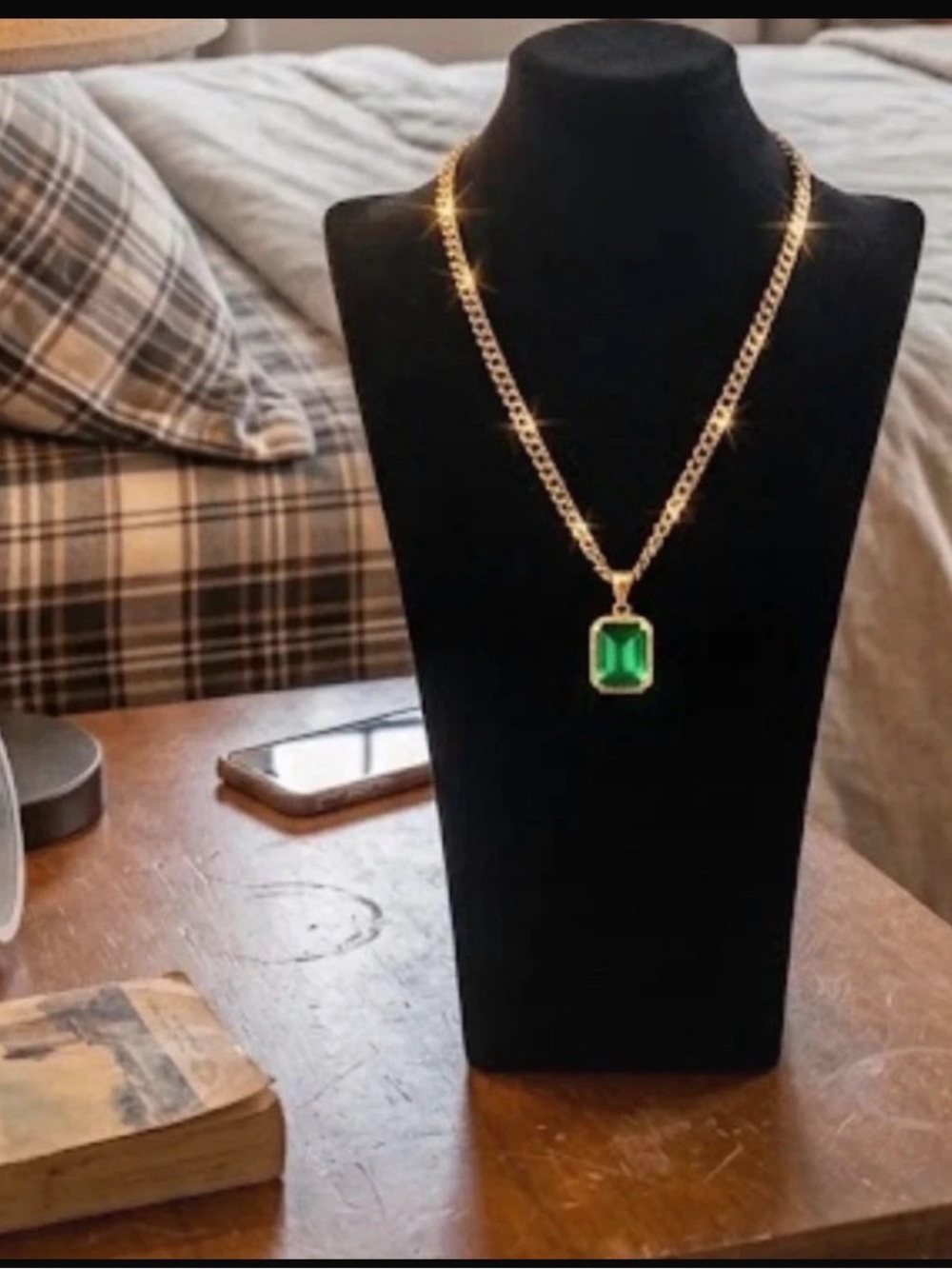 Green Zircon Pendant Beautiful Retro Clavicular Chain Attractive Temperament Jew
